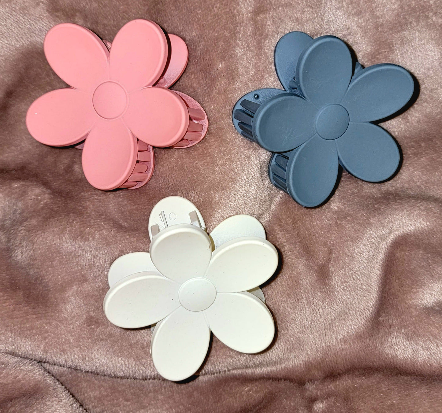 Flower Hair Clips by The Rustic Redbud Boutique | The Rustic Redbud Boutique